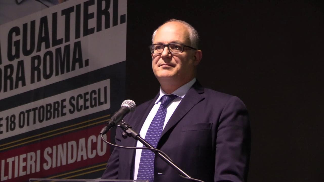 Gualtieri vince a Roma, la festa al comitato: "Sarò il sindaco di tutti. Al lavoro per rilancio città"