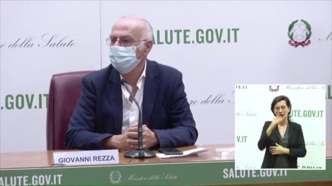 Covid, Brusaferro: "Circolazione del virus più contenuta rispetto agli altri paesi"