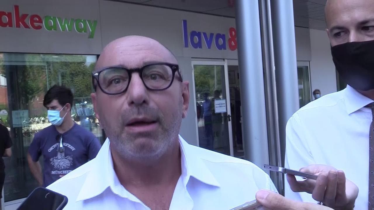 Milano, il candidato del centrodestra Bernardo: "Non distinguo le persone tra fascisti e antifascisti"