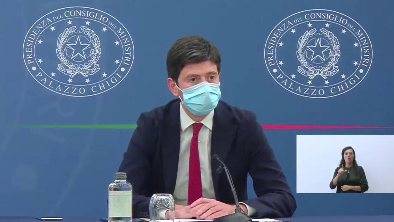 Speranza: "Numeri incoraggianti sui vaccini, Italia pronta anche per la terza dose"