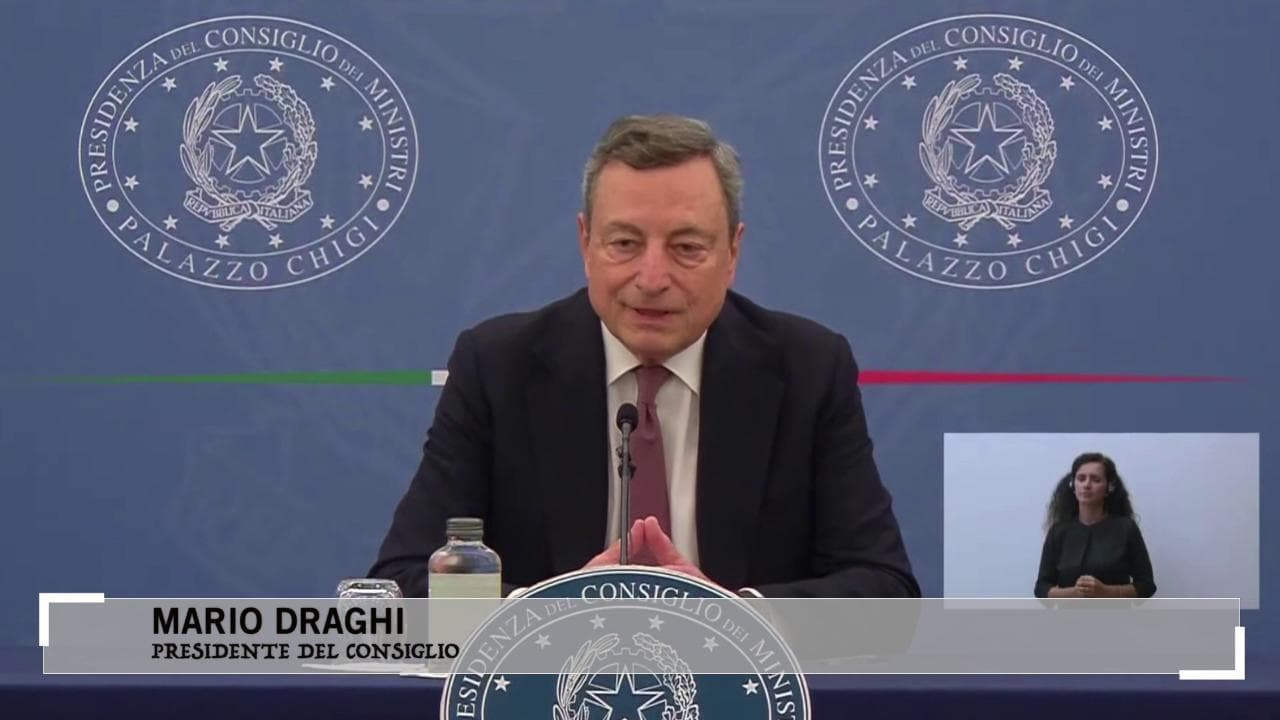 Covid, Draghi: "Invito tutti gli italiani a vaccinarsi. Green pass non è un arbitrio"