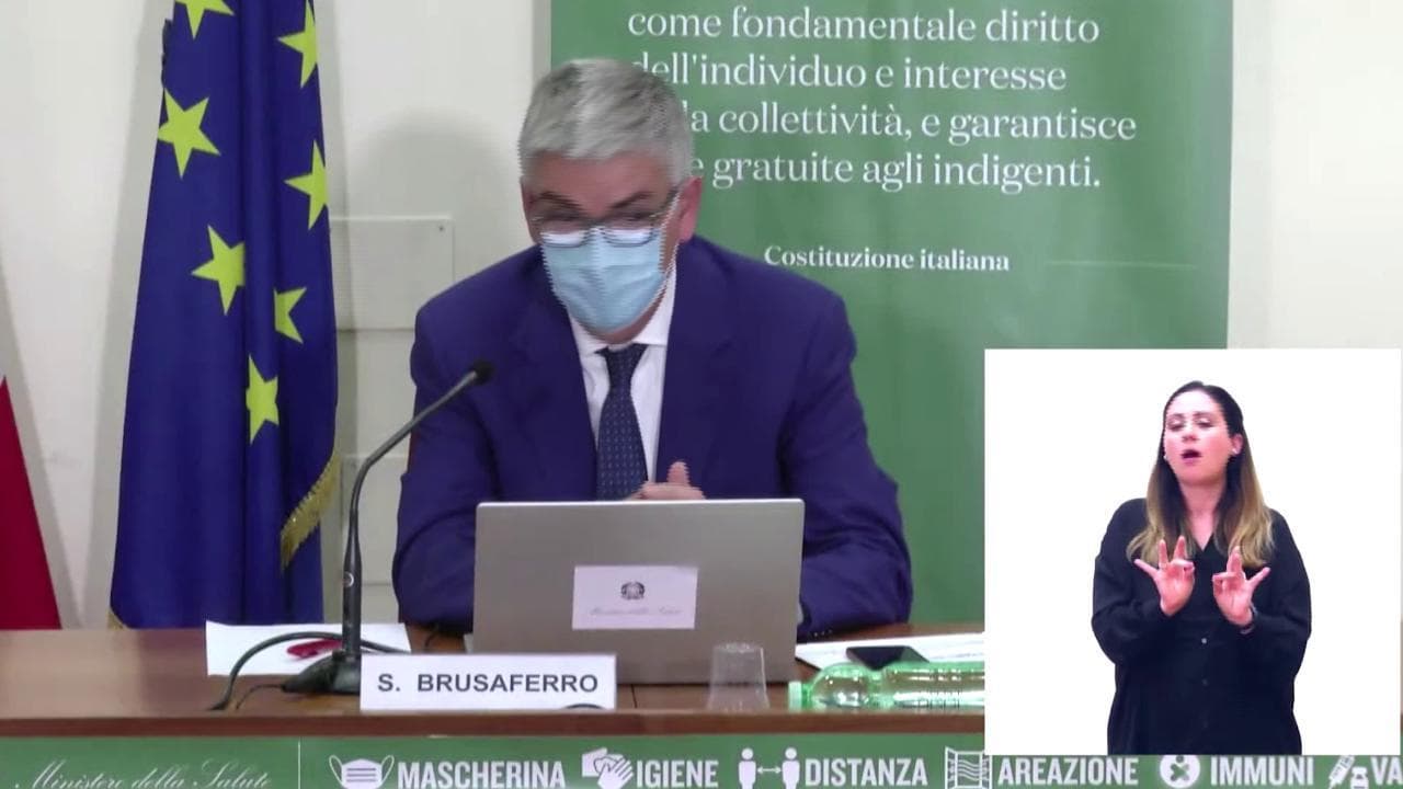 Covid-19, Brusaferro (Iss): "Togliere le mascherine? Prima alzare la quota dei vaccinati"