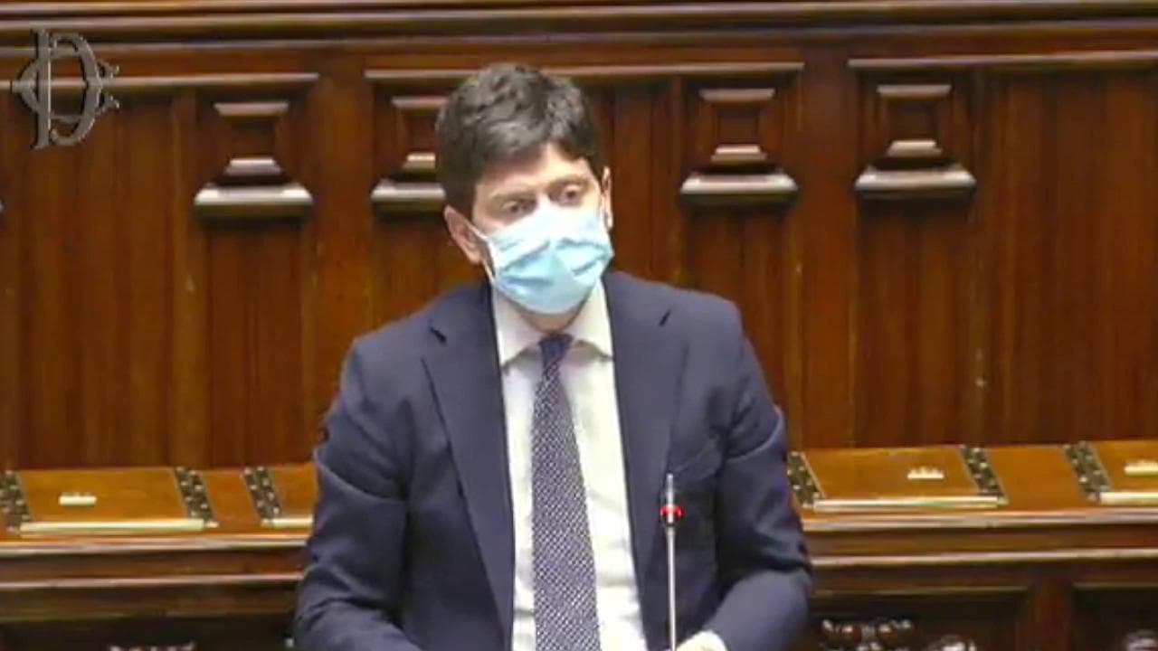 Vaccini per i 12-15enni, Speranza: "Il 28 maggio ok dell'Ema per usare Pfizer"