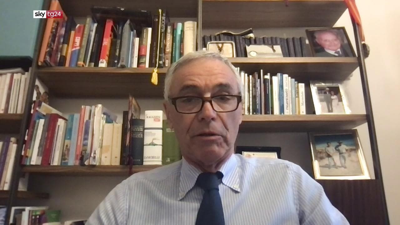 Covid, Giorgio Palù: "Tra un mese addio al coprifuoco. E spostarlo di un'ora non è un problema"
