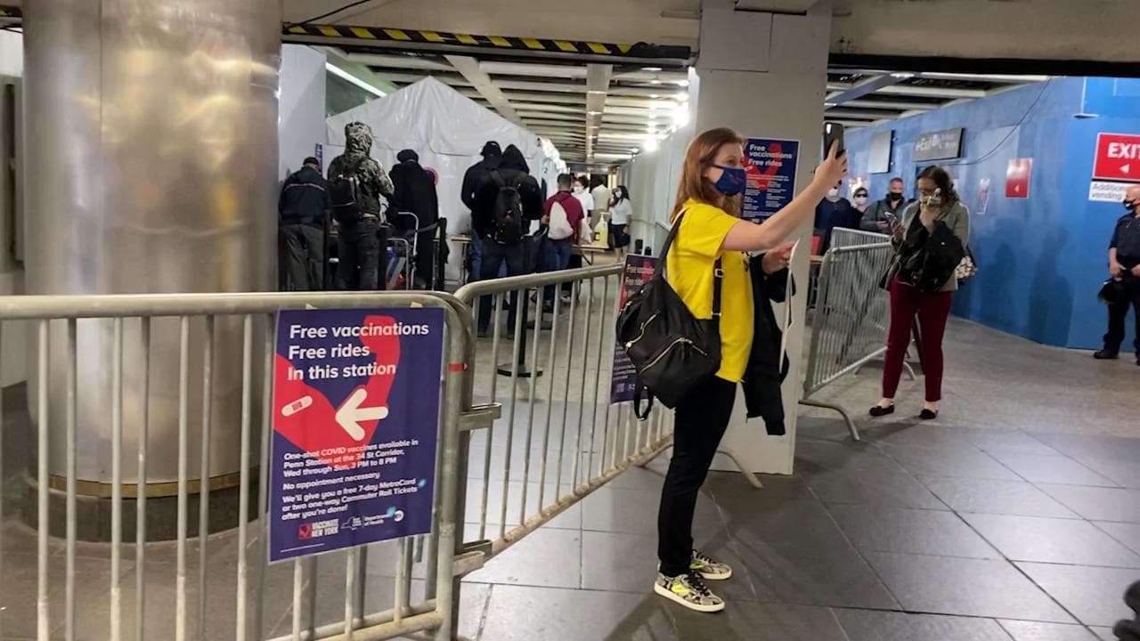 Miracolo sulla 34esima strada: a New York il vaccino si fa in metropolitana