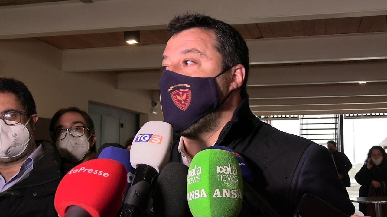 Coronavirus, Salvini: "Riaprire subito dove si può. Sputnik? Bruxelles decida se dire sì o no"