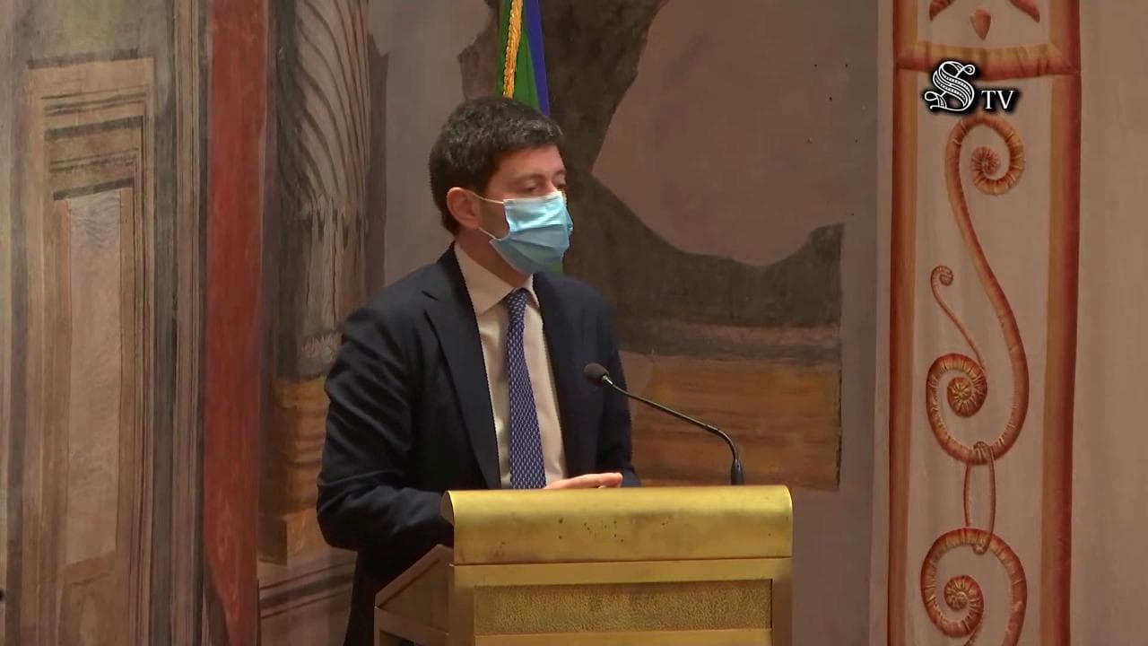 Coronavirus, Speranza: "Primi risultati chiusure, dobbiamo accelerare sui vaccini"