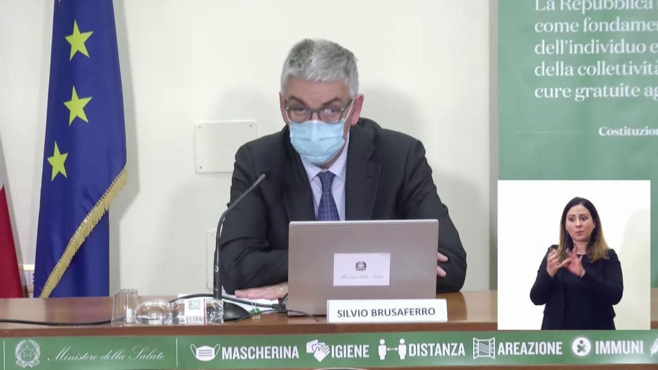 Coronavirus, Brusaferro: "Contagi decrescono ma ricoveri in ospedale sono ancora in crescita"