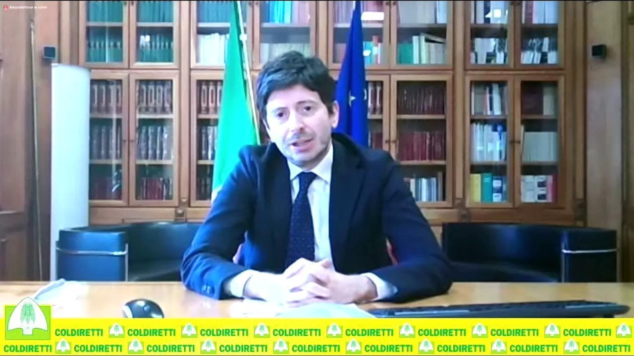 Covid, Speranza: "Falso dire che stiamo come un anno fa, la campagna vaccinale sta correndo"