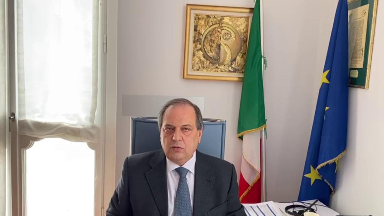 Covid, Anelli (federazione medici): "Per noi sanitari è doveroso vaccinarsi"