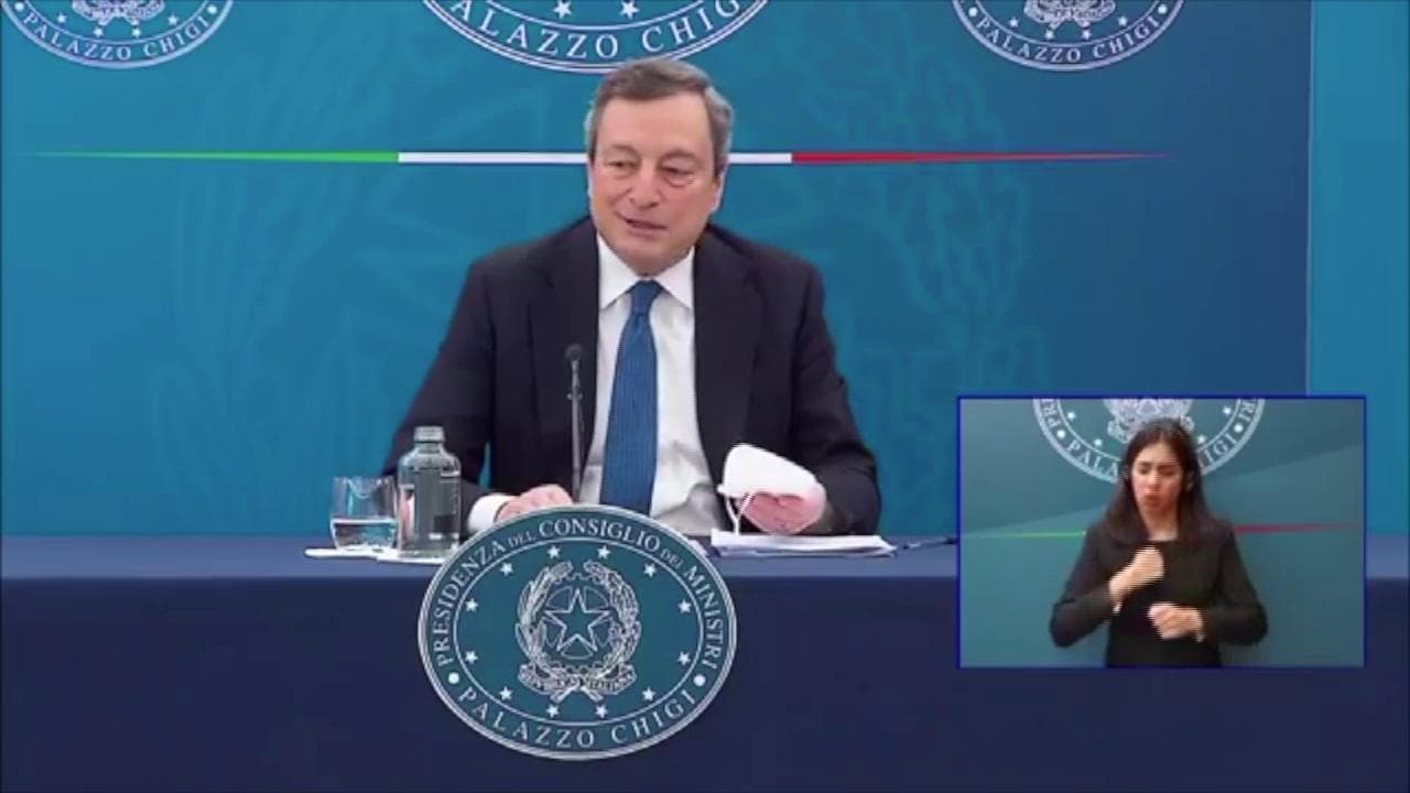 Coronavirus, Draghi a Salvini: "Le chiusure dipendono dai dati, non da misure campate in aria"
