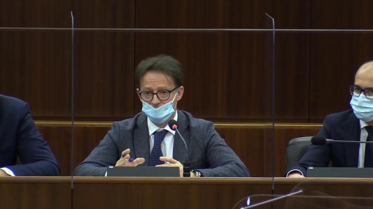 Vaccini Lombardia, il dg di Aria: "Qualche errore può capitare". Insorgono le opposizioni