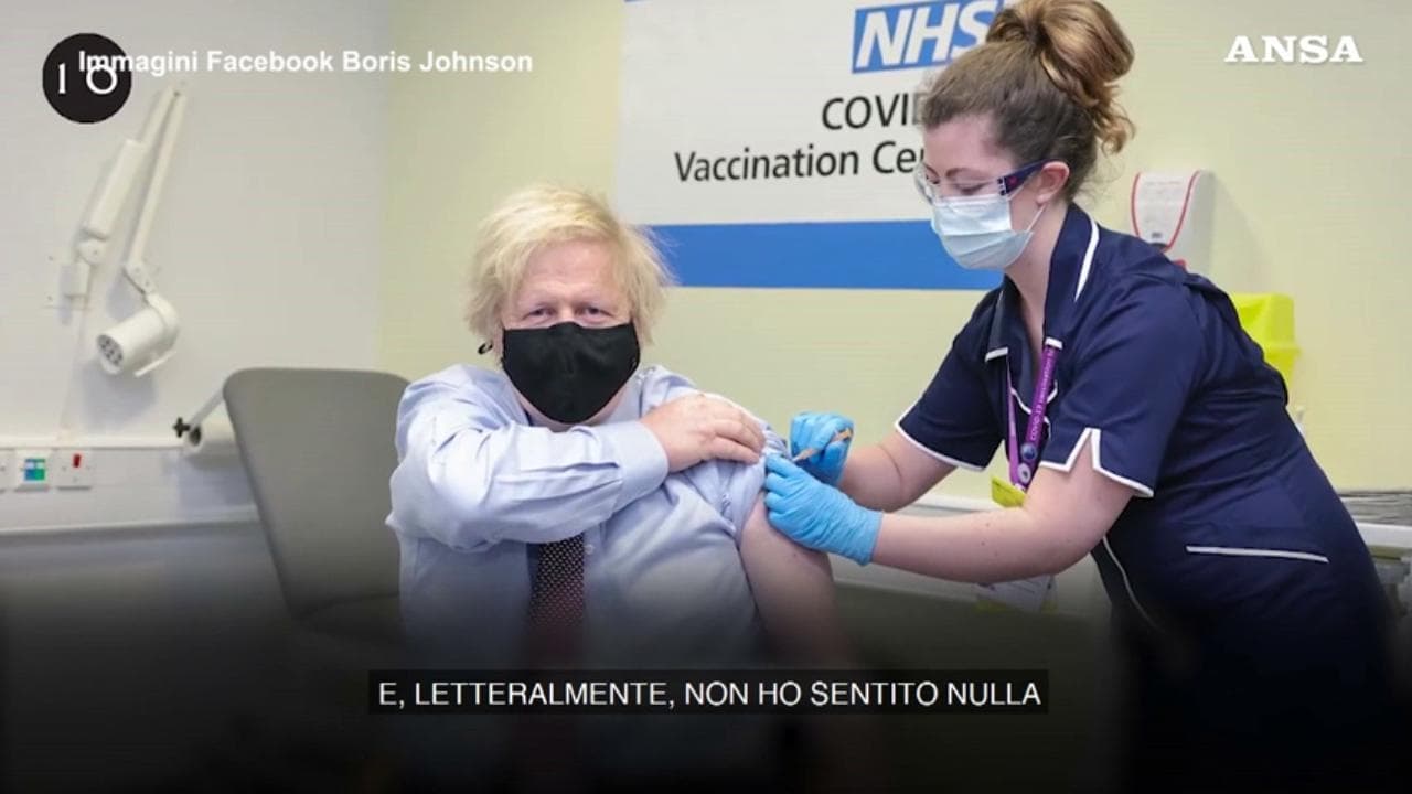 Gb, Boris Johnson si è vaccinato con AstraZeneca