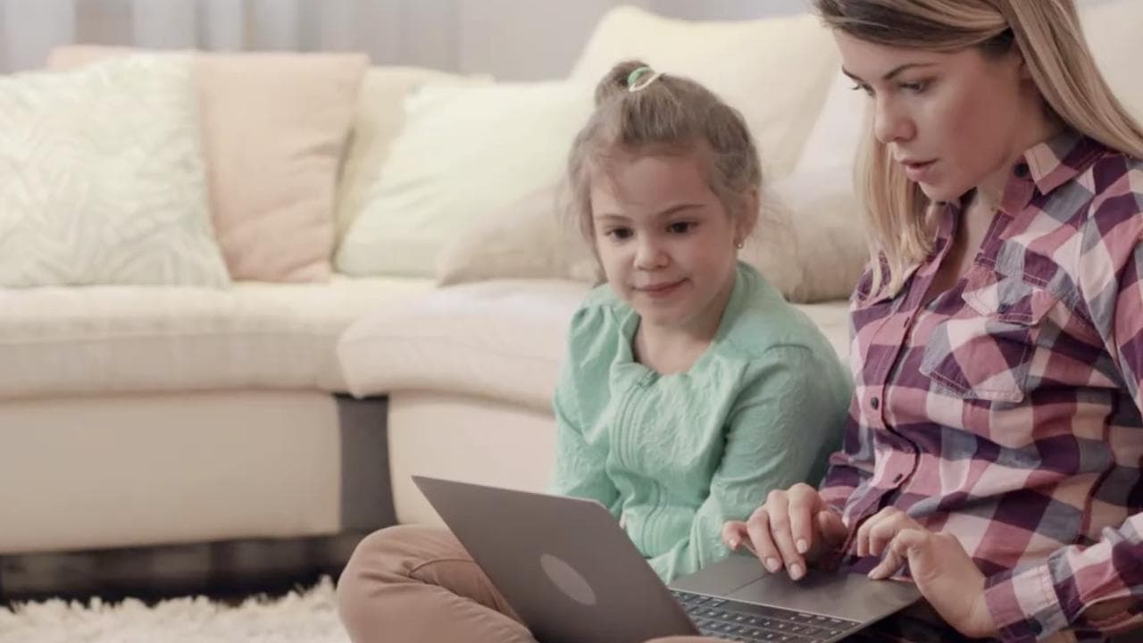 Bonus baby sitter, a chi spetta e come chiederlo: tutto quello che bisogna sapere