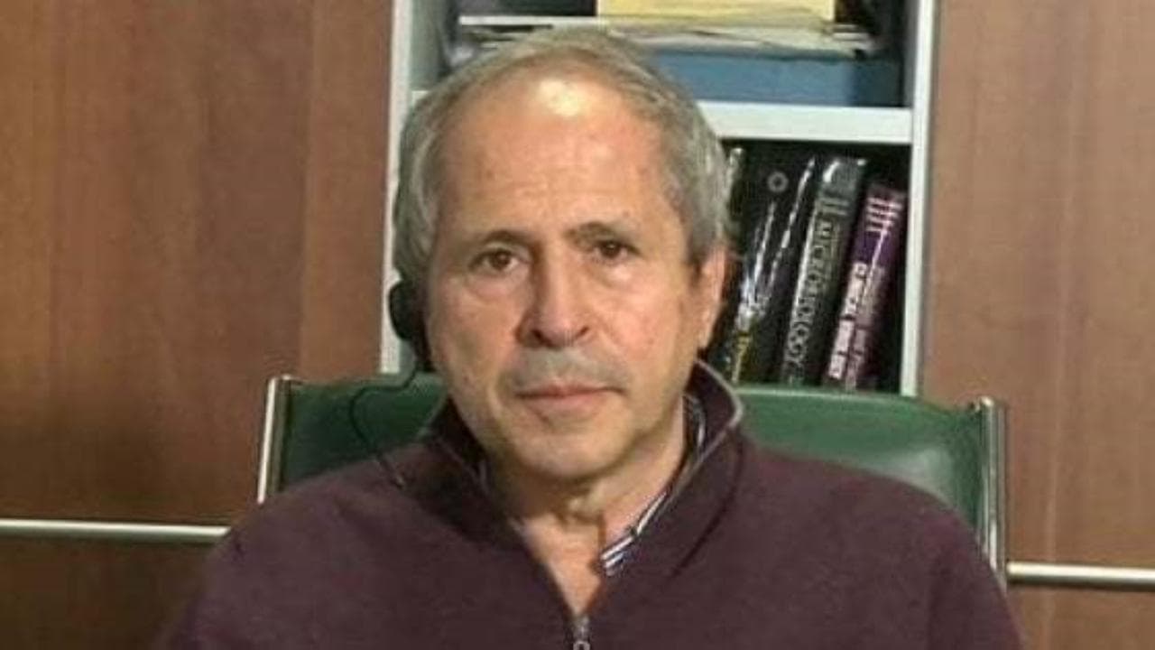Covid, Crisanti critica piano vaccinale: "Il nostro Generale, rispetto a ingegneri Amazon, è un apprendista"