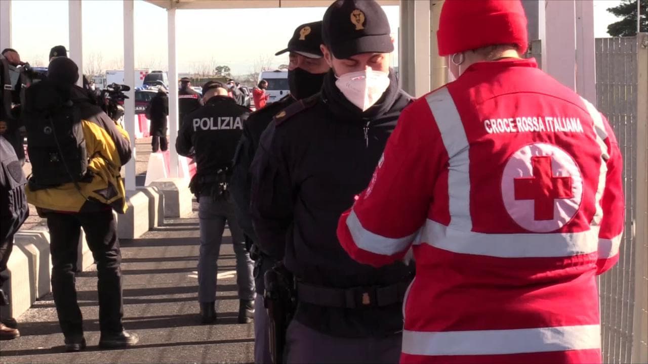 Coronavirus, via nel Lazio alla vaccinazione delle forze dell'ordine: "Ora ci sentiamo più sicuri"