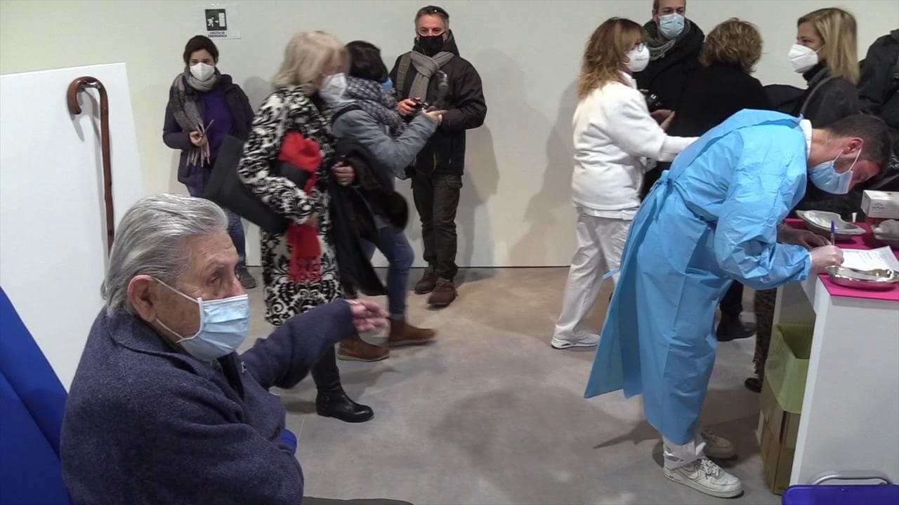 L'Auditorium di Roma diventa un hub vaccinale per gli over 80, il primo immunizzato: "Mi sento un grillo"