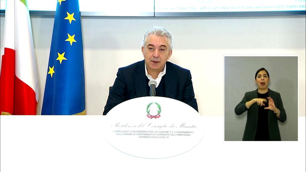 Coronavirus, Arcuri: "Con AstraZeneca via a vaccinazioni di insegnanti, forze ordine e detenuti"