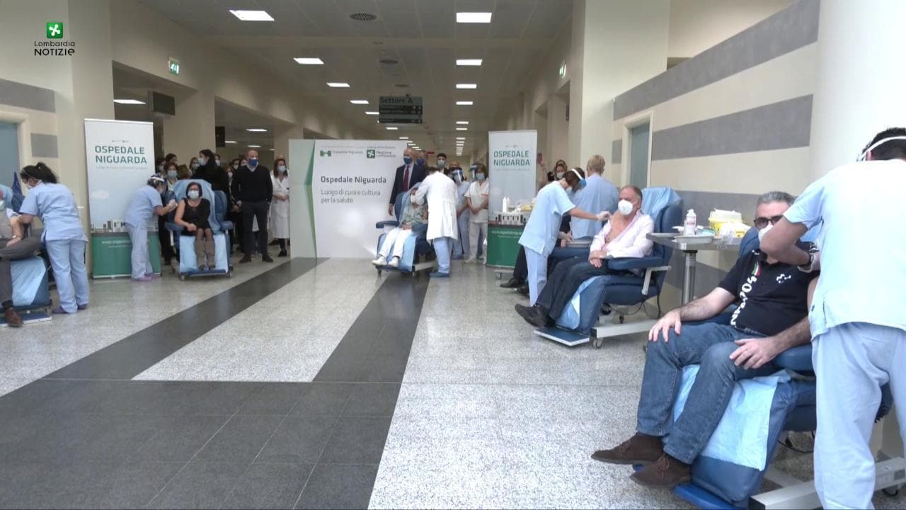 Vax Day, il videoracconto attraverso le esperienze dei primi vaccinati. Gli operatori sanitari: "Renderlo accessibile a tutti"