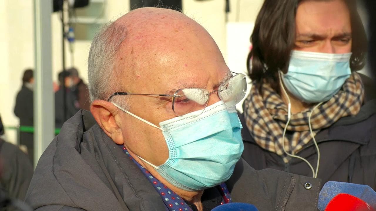 Vax day, Galli: "Stiamo ancora molto attenti al virus, non si vaccina un Paese dall'oggi al domani"
