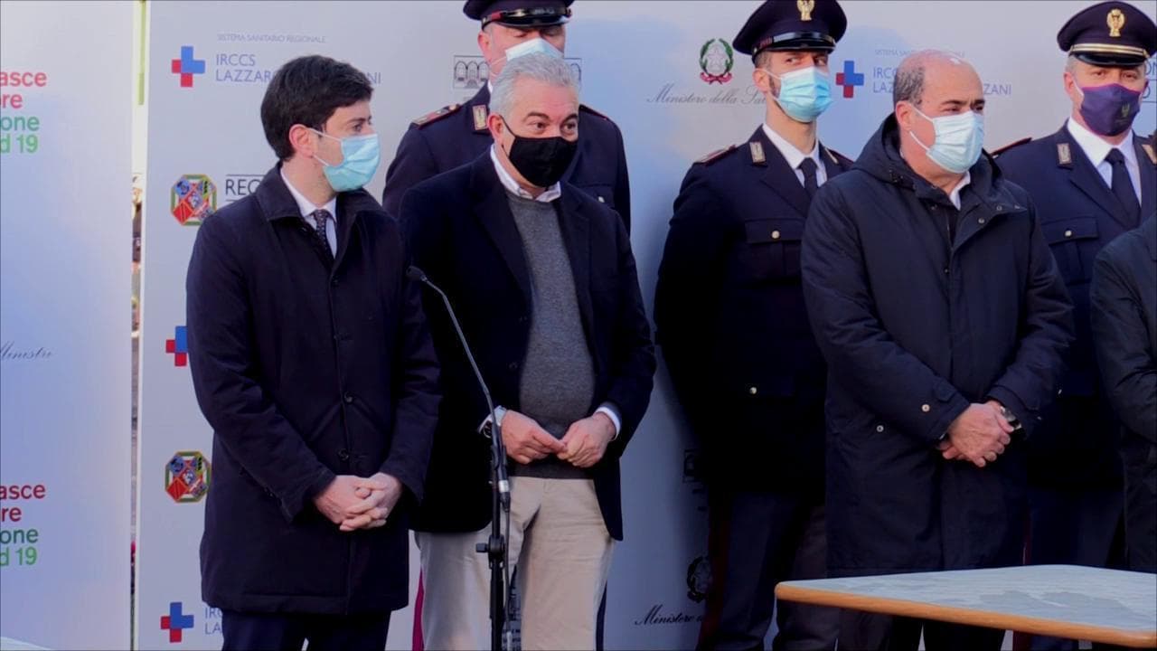 Vax Day, Speranza: "Ora possiamo vincere, ma serviranno ancora tempo, cautela e prudenza"
