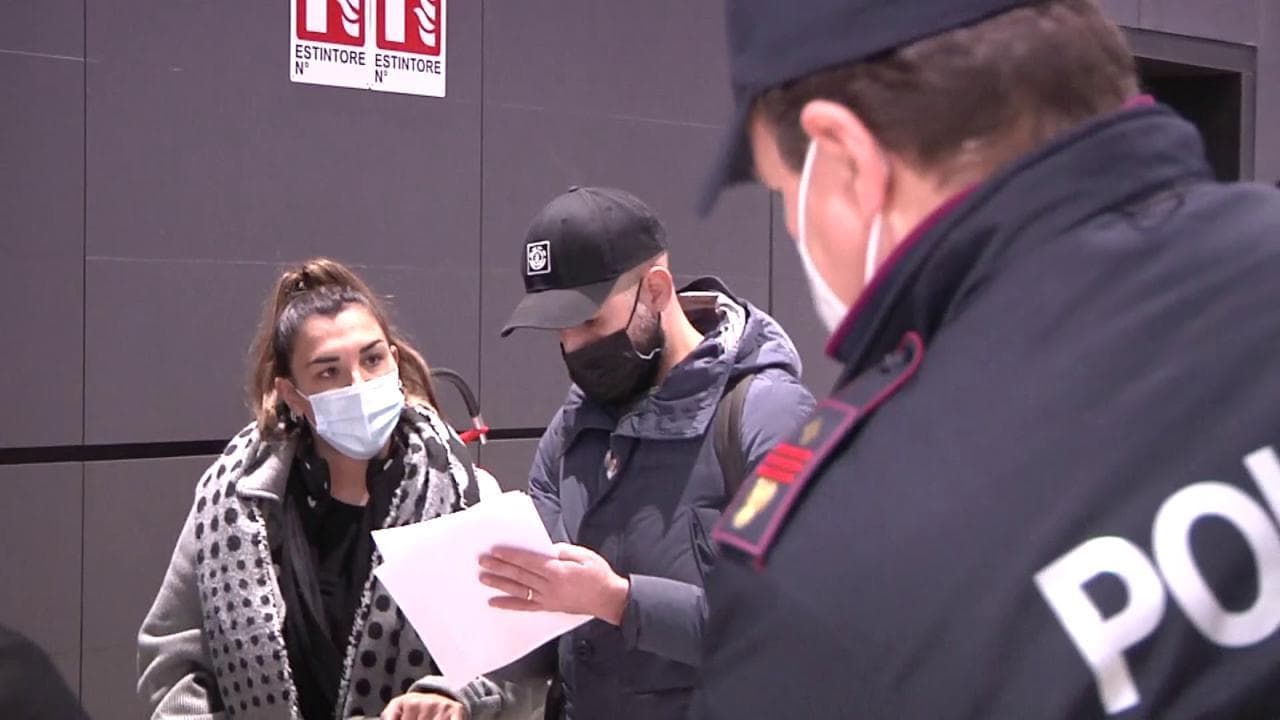 Coronavirus, il rientro a Fiumicino dei primi italiani bloccati in Gran Bretagna: "È stata un'odissea"