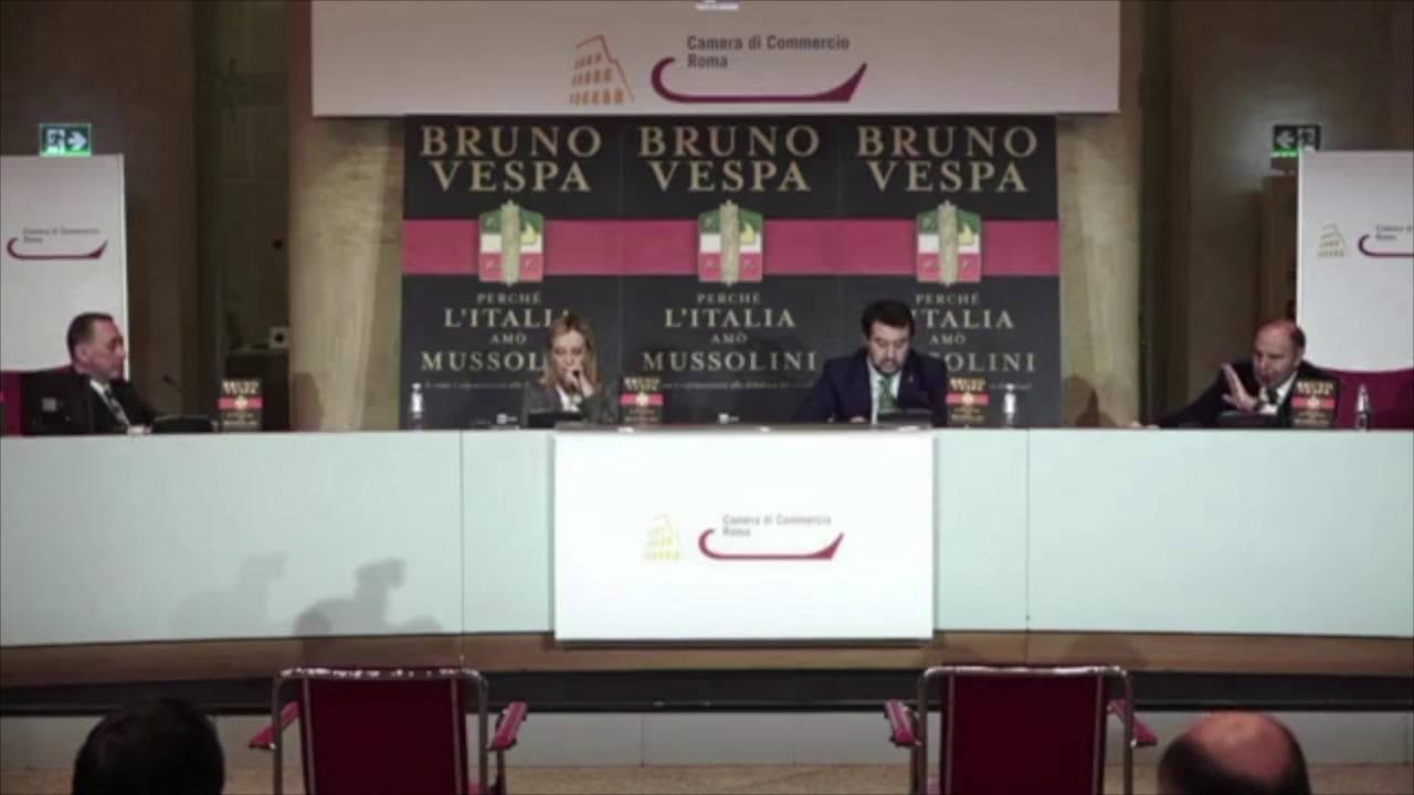 Covid, Berlusconi: "Pronto a vaccinarmi anche pubblicamente"