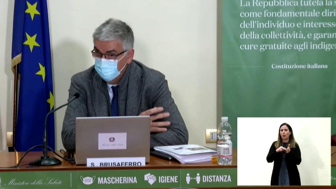 Coronavirus, Brusaferro (Iss): "Durante le feste natalizie meno siamo, meglio è"