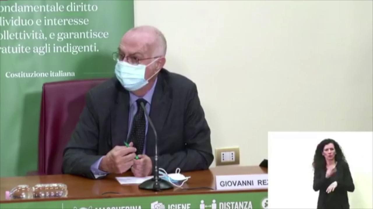 Vaccino anti-Covid, Rezza: "Privilegiare i giovani? Anziani più a rischio"