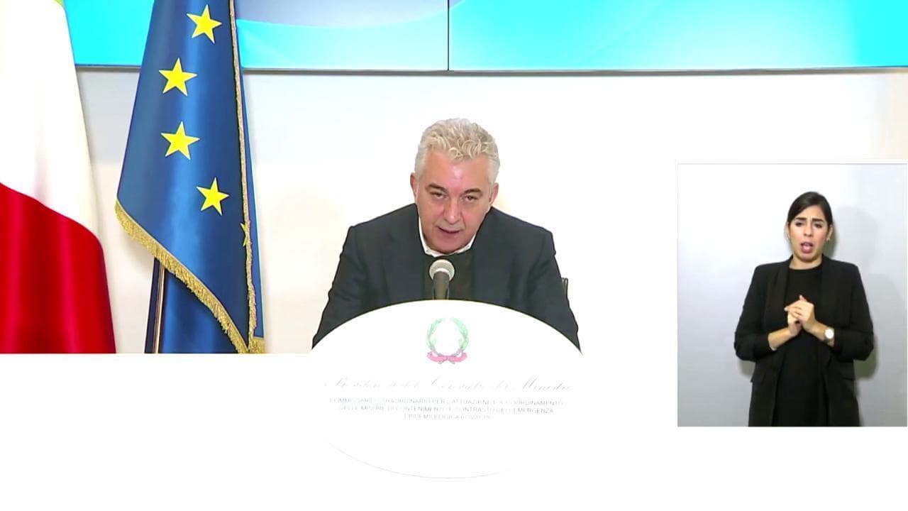 Coronavirus, Arcuri: "Dopo un anno in queste condizioni, non capirei chi non vuole vaccinarsi"