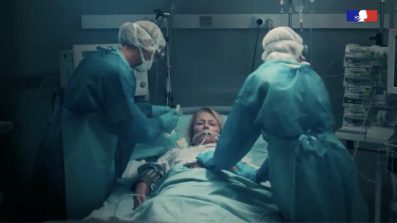 Francia, lo spot anti-covid è durissimo: così il virus si trasmette in famiglia