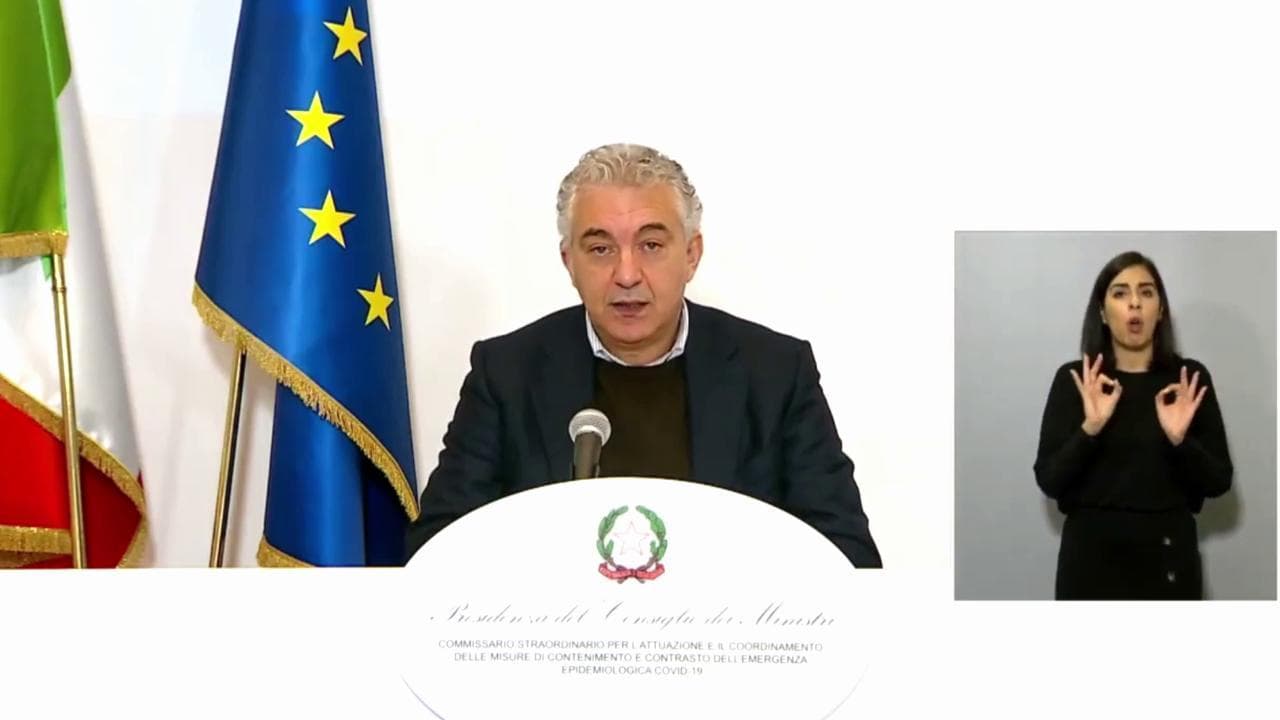 Coronavirus, il commissario Arcuri: "A fine gennaio 2021 primo vaccino per 1,7 milioni di italiani"