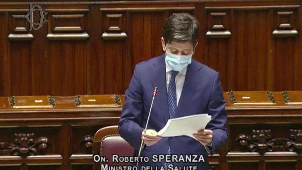 Covid, Speranza: "Il virus non può essere terreno di battaglia politica"