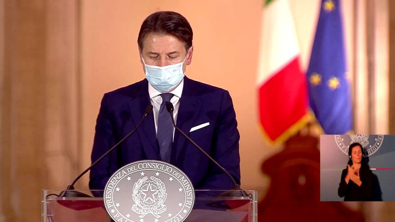 Covid, Conte: "Scuole continueranno in presenza, asset fondamentale per il Paese"