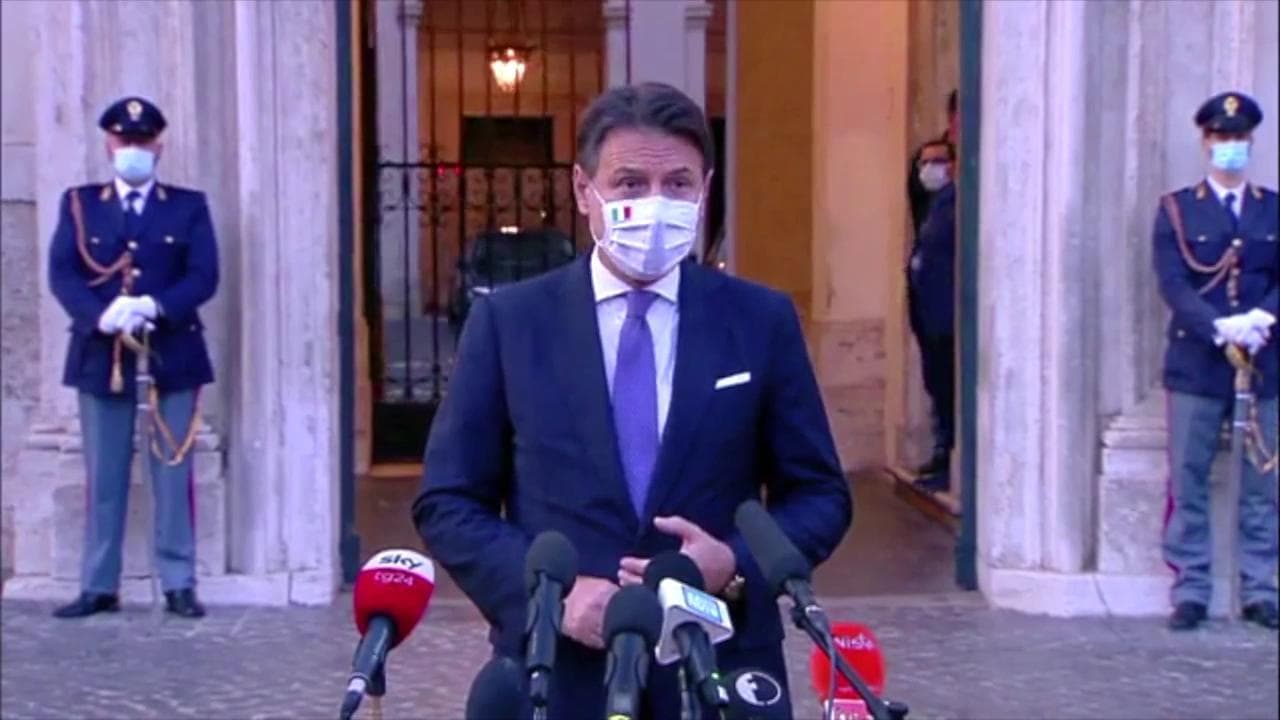 Coronavirus, Conte: "Mascherine obbligatorie all'aperto misura necessaria per evitare un nuovo lockdown"