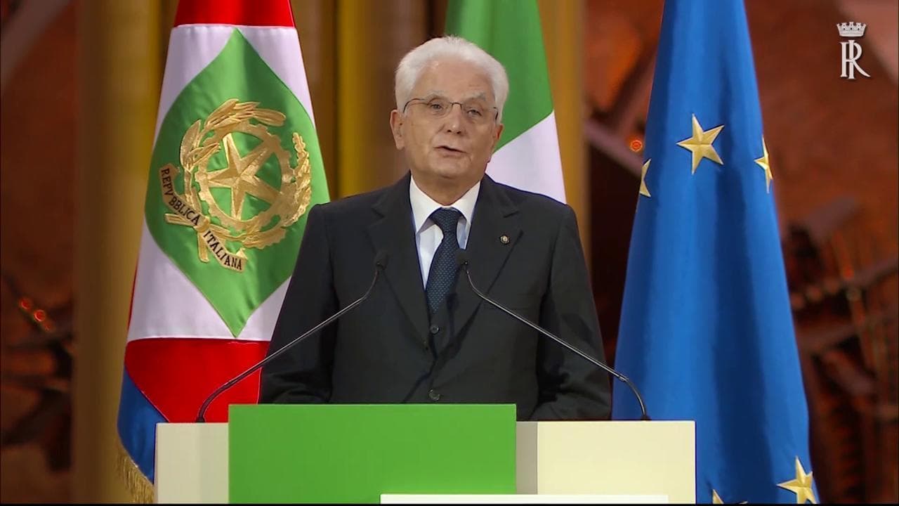 Coronavirus, Mattarella: "Preoccupato per l'aumento del ritmo del contagio"
