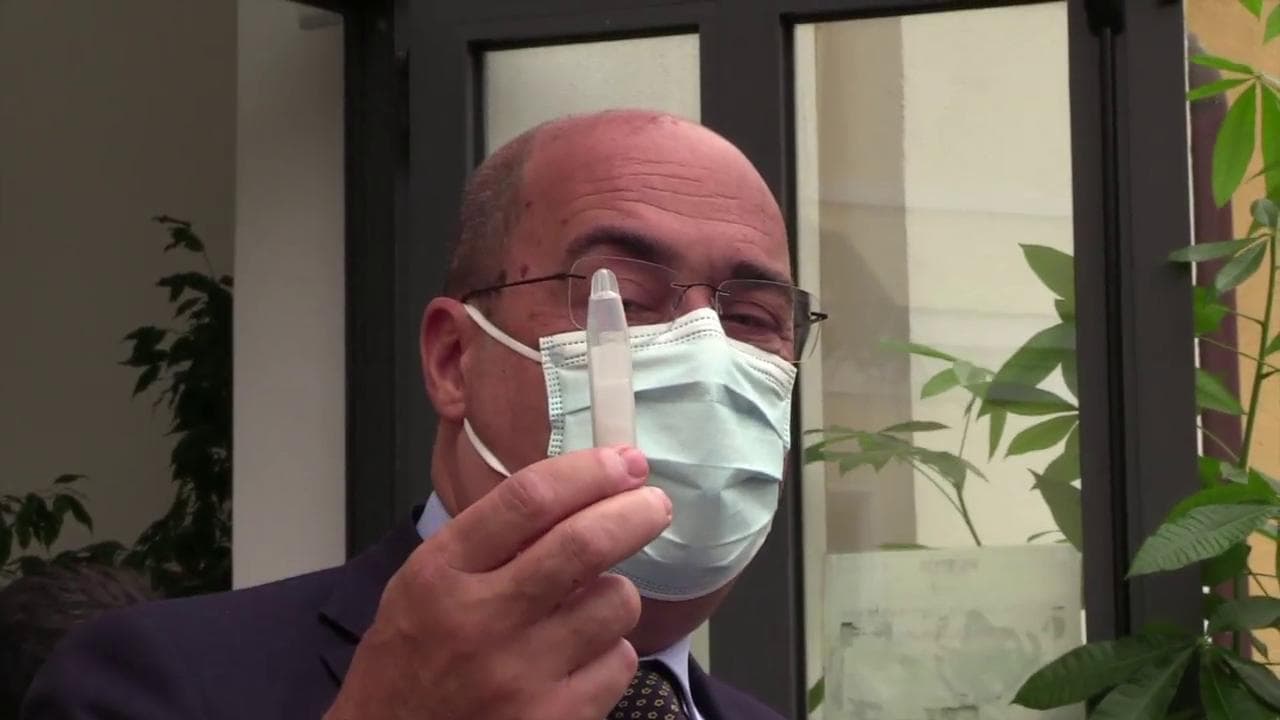 Lazio, Zingaretti presenta i test salivari nelle scuole per i più piccoli: "Meno invasivi del tampone e forniscono un esito immediato"