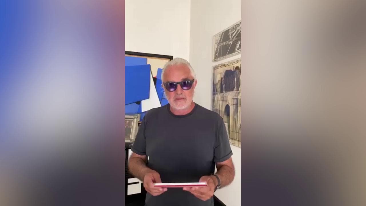 Coronavirus, Briatore positivo ricoverato a Milano. Pochi giorni fa l'attacco ai virologi: "'Avete terrorizzato l'Italia"