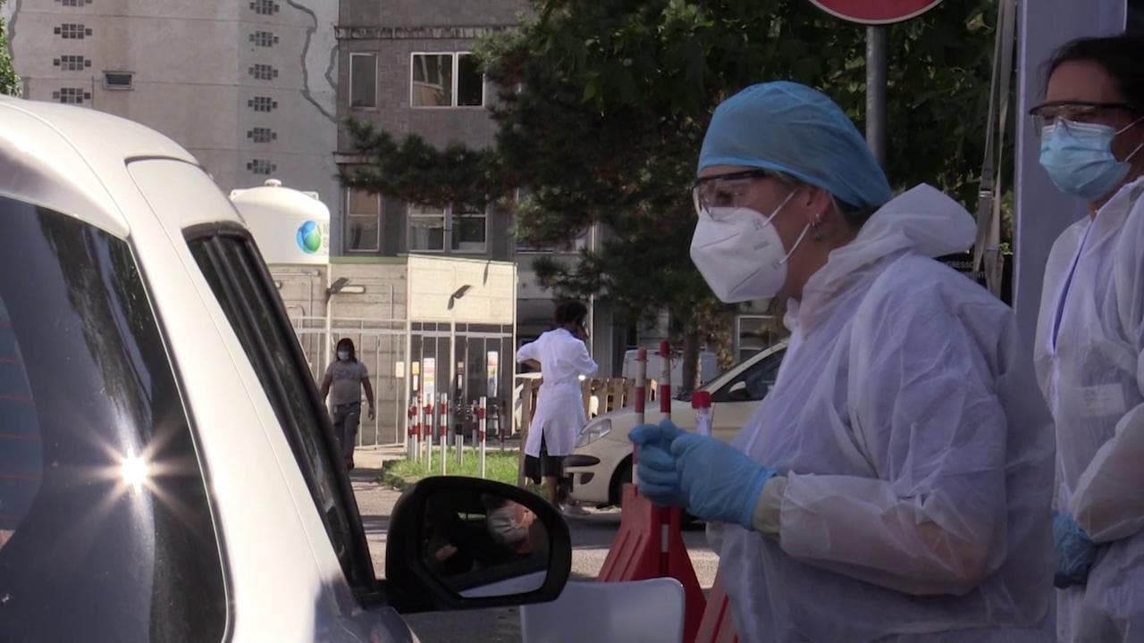 Coronavirus, in Lombardia partono i tamponi drive-in. I turisti: "Era ora, ma la Regione si è mossa tardi"