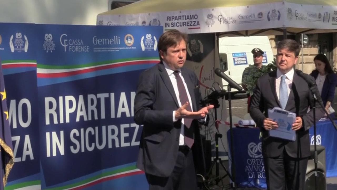 Coronavirus, Sileri: "Basta terrore, non ci sarà seconda ondata violenta"