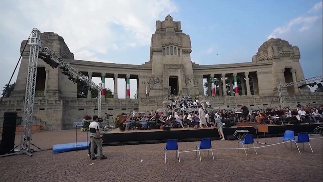 Coronavirus, concerto per le vittime del Covid: le prove al cimitero monumentale di Bergamo