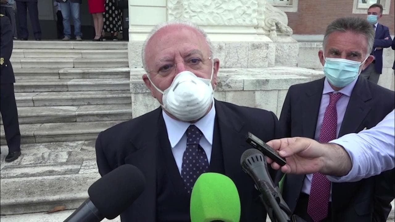 Coronavirus, De Luca: "C'è un esponente politico che porta 'seccia' ma vogliamo evitare una seconda ondata"