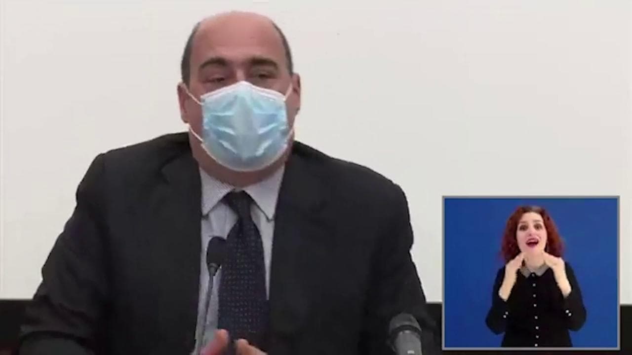 Fase 2, Zingaretti: "La mascherina diventi la nuova moda dell'estate"