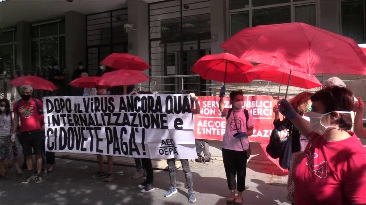 Fase 2, Roma: protestano gli assistenti degli alunni con disabilità. "Siamo senza stipendio da marzo"