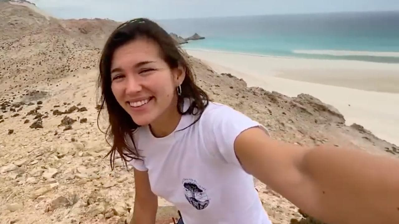 Coronavirus, la quarantena alternativa della travel blogger: due mesi da sola su un'isola