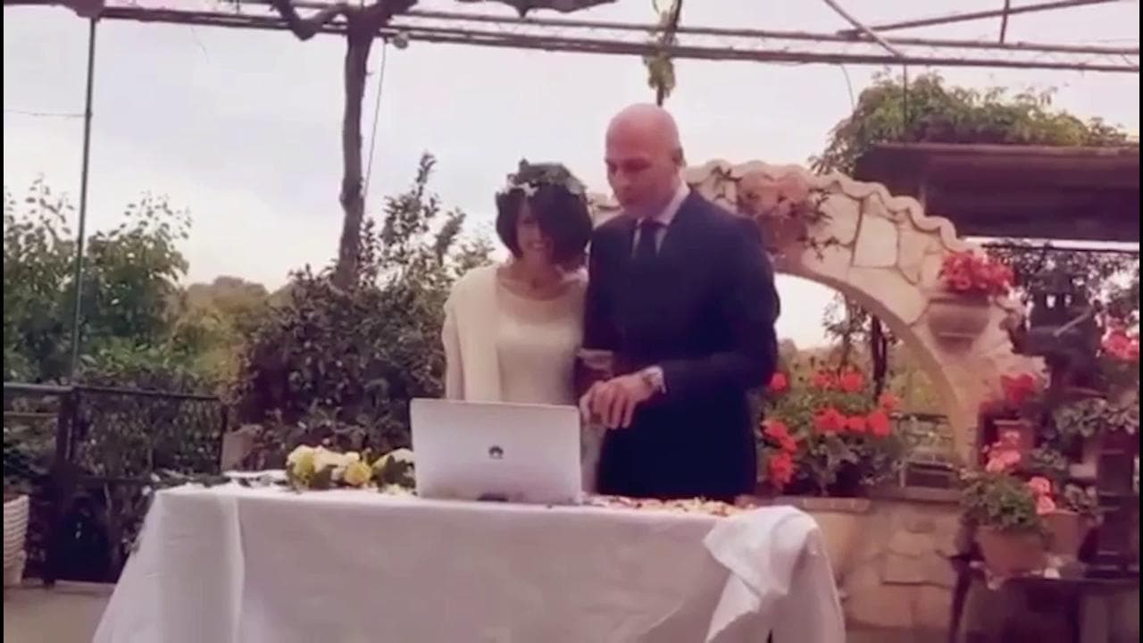 "Sì, lo voglio": dovevano sposarsi in Sicilia, il matrimonio si celebra in videocollegamento da Roma