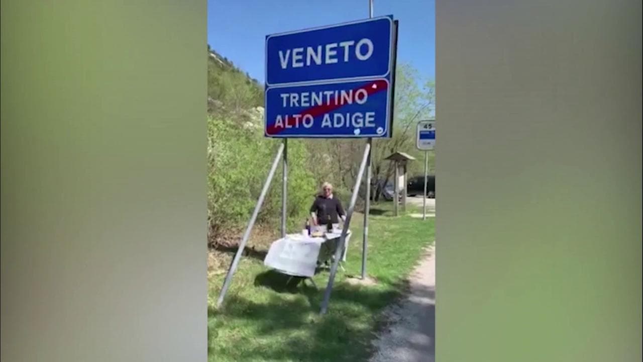 Coronavirus, taglio della torta al confine di regione: "Così ho potuto festeggiare con mamma"