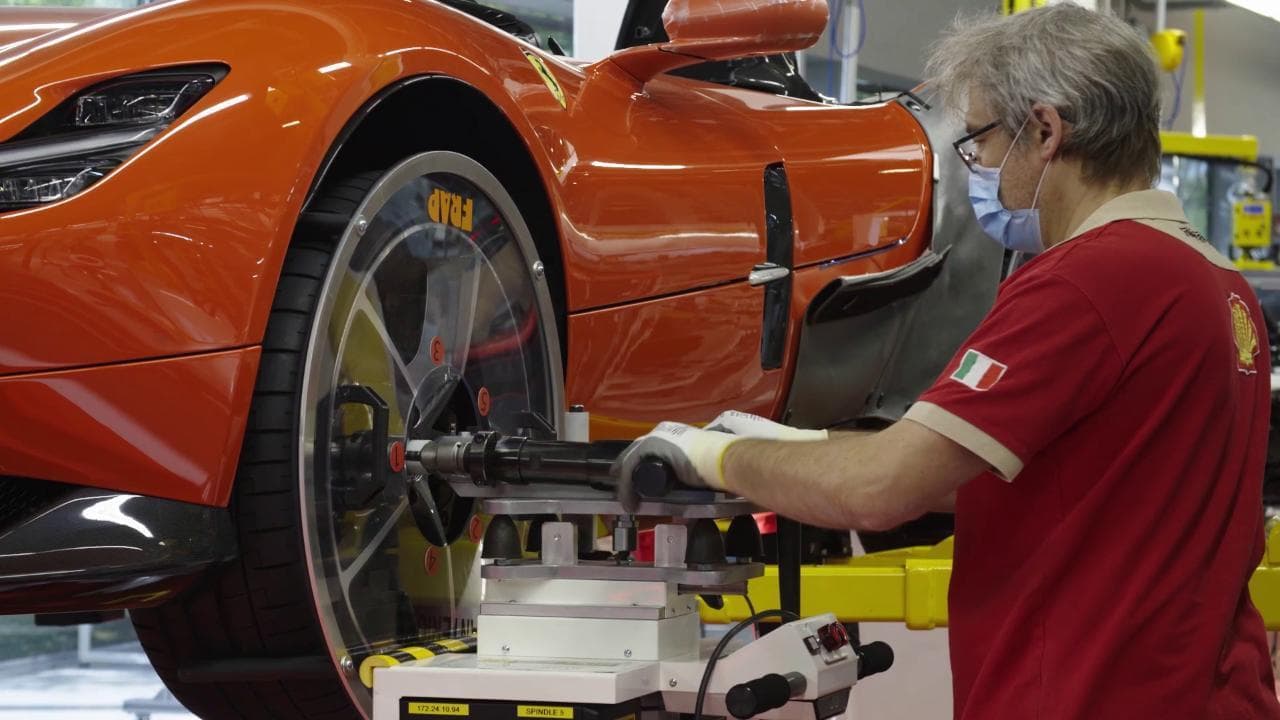Coronavirus, la Ferrari riparte: tutte le precauzioni adottate a Maranello