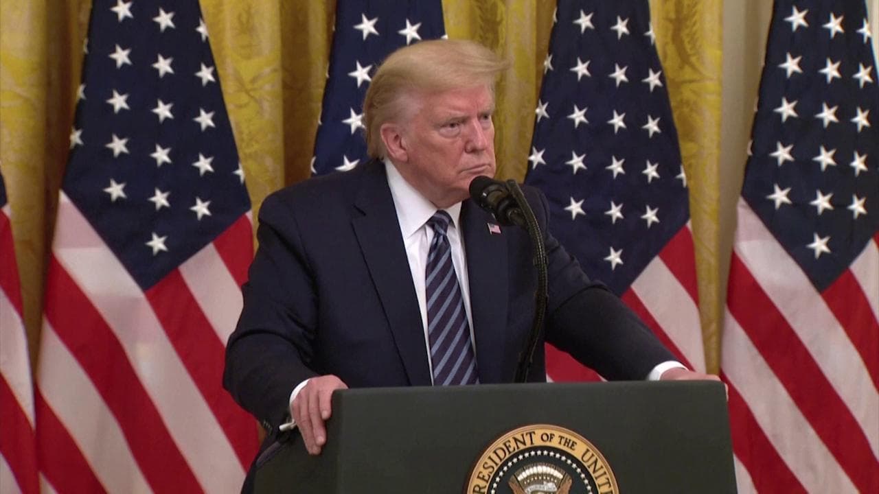 Coronavirus, Trump al reporter: "Sì, sono certo che il Covid-19 venga dal laboratorio di Wuhan"