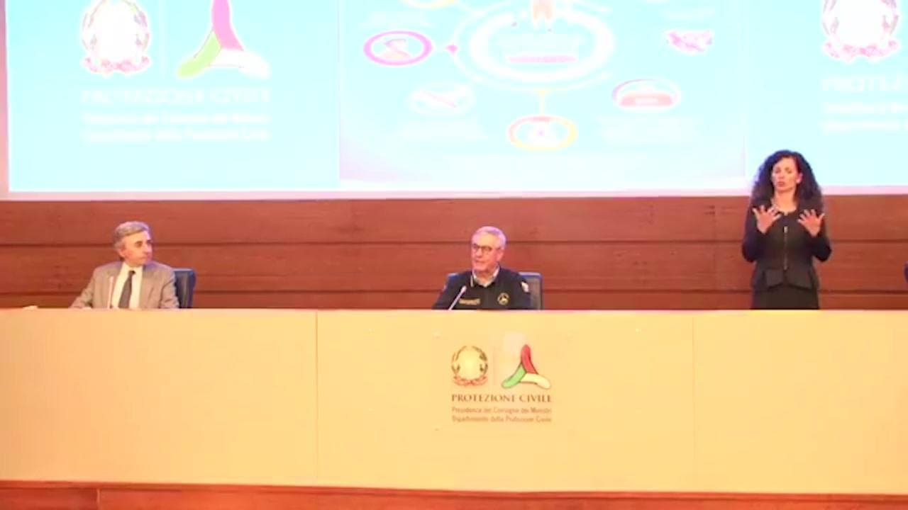 Coronavirus, Borrelli: "Nessuna paura per la ripartenza dei trasporti se si rispettano le regole"